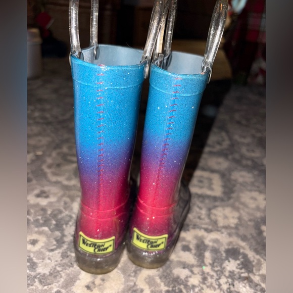 Girls mix lot of shoes 4-5T w socks - Picture 7 of 9